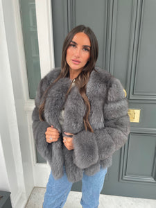 Vertical body full fur coat